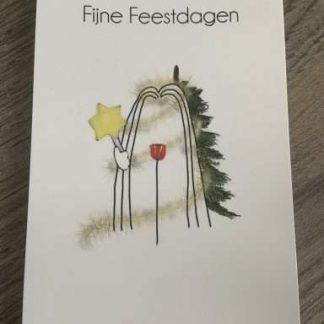 kerstkaart meisje met de rode bloem is versierd