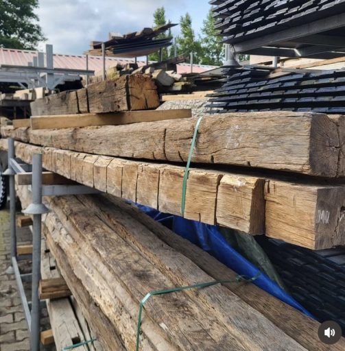 Hout in opslag